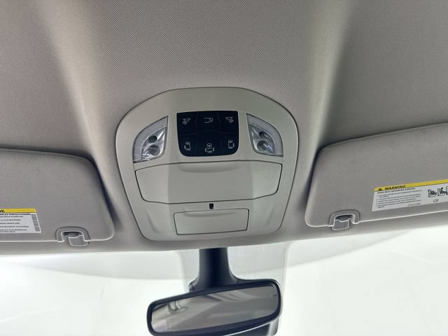 Used 2023 Chrysler Voyager LX FWD image 9