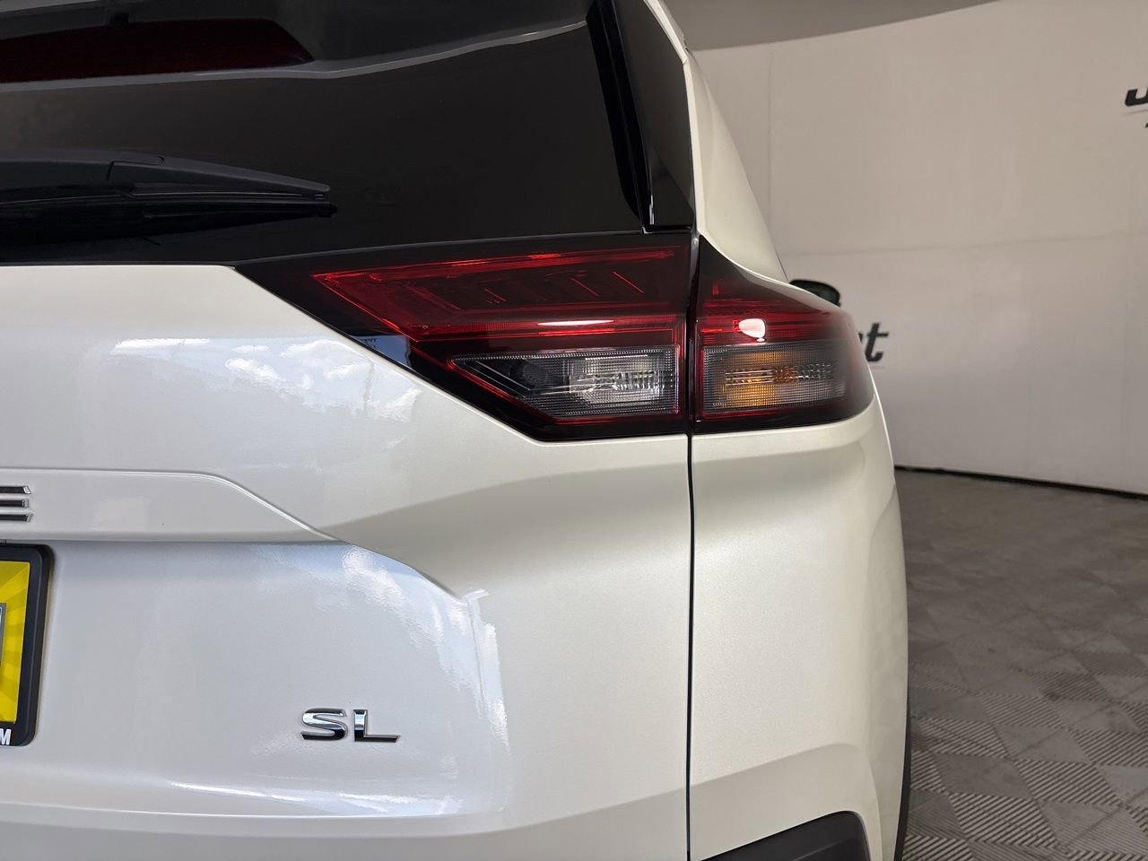 Used 2023 Nissan Rogue SL w/ SL Premium Package image 35