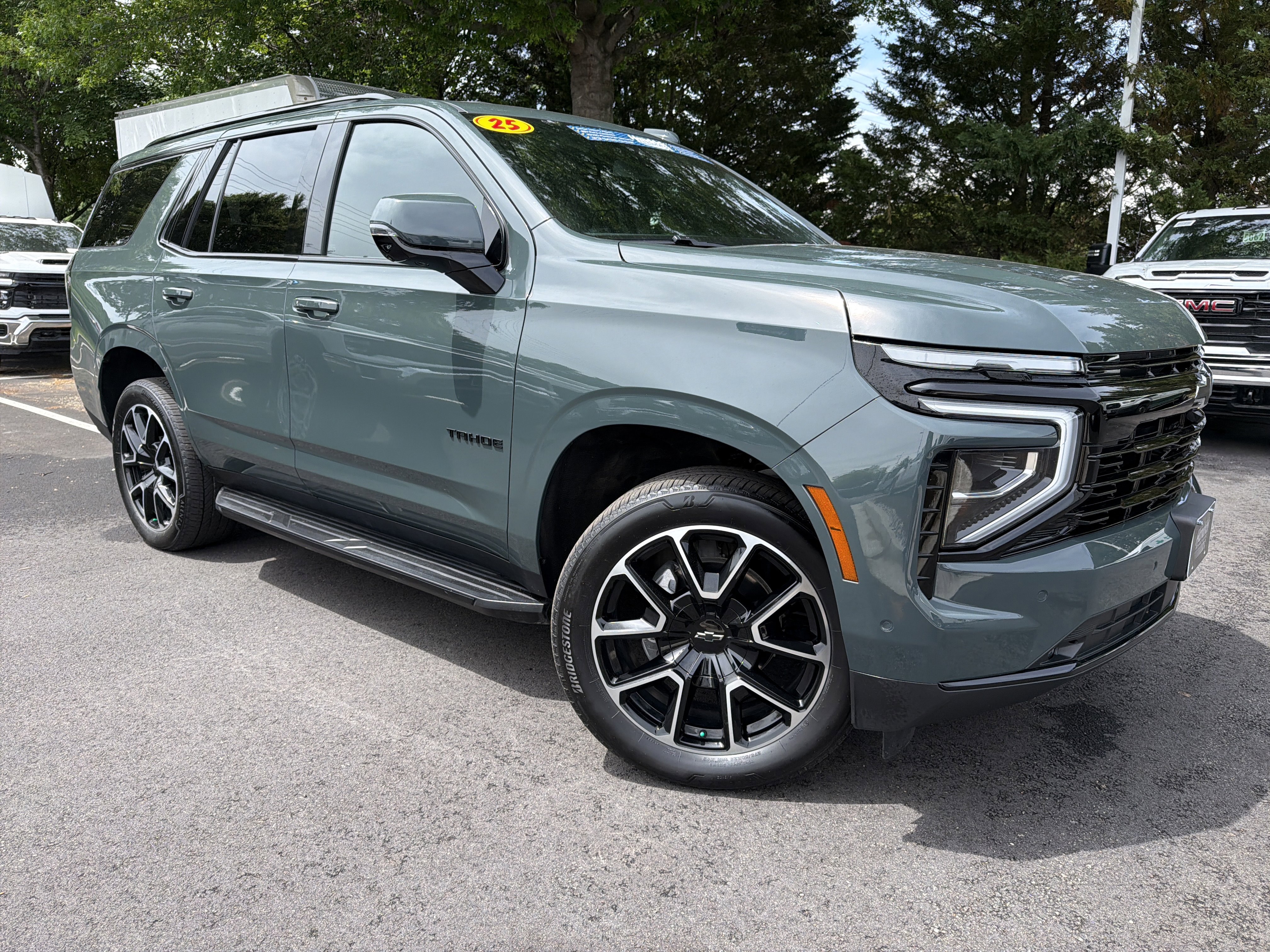 Used 2025 Chevrolet Tahoe RST w/ Comfort Package AWD/4WD image 2