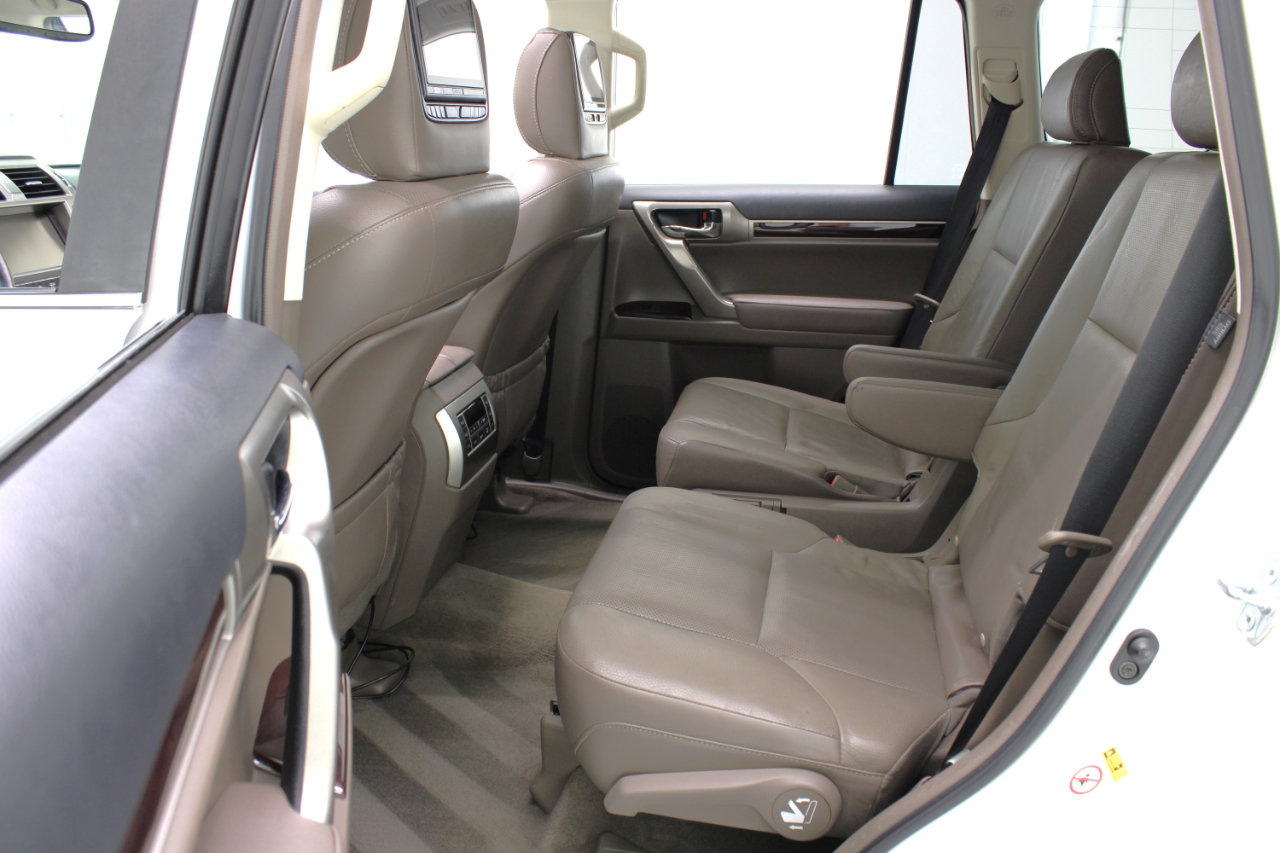 Used 2017 Lexus GX 460 Premium image 32