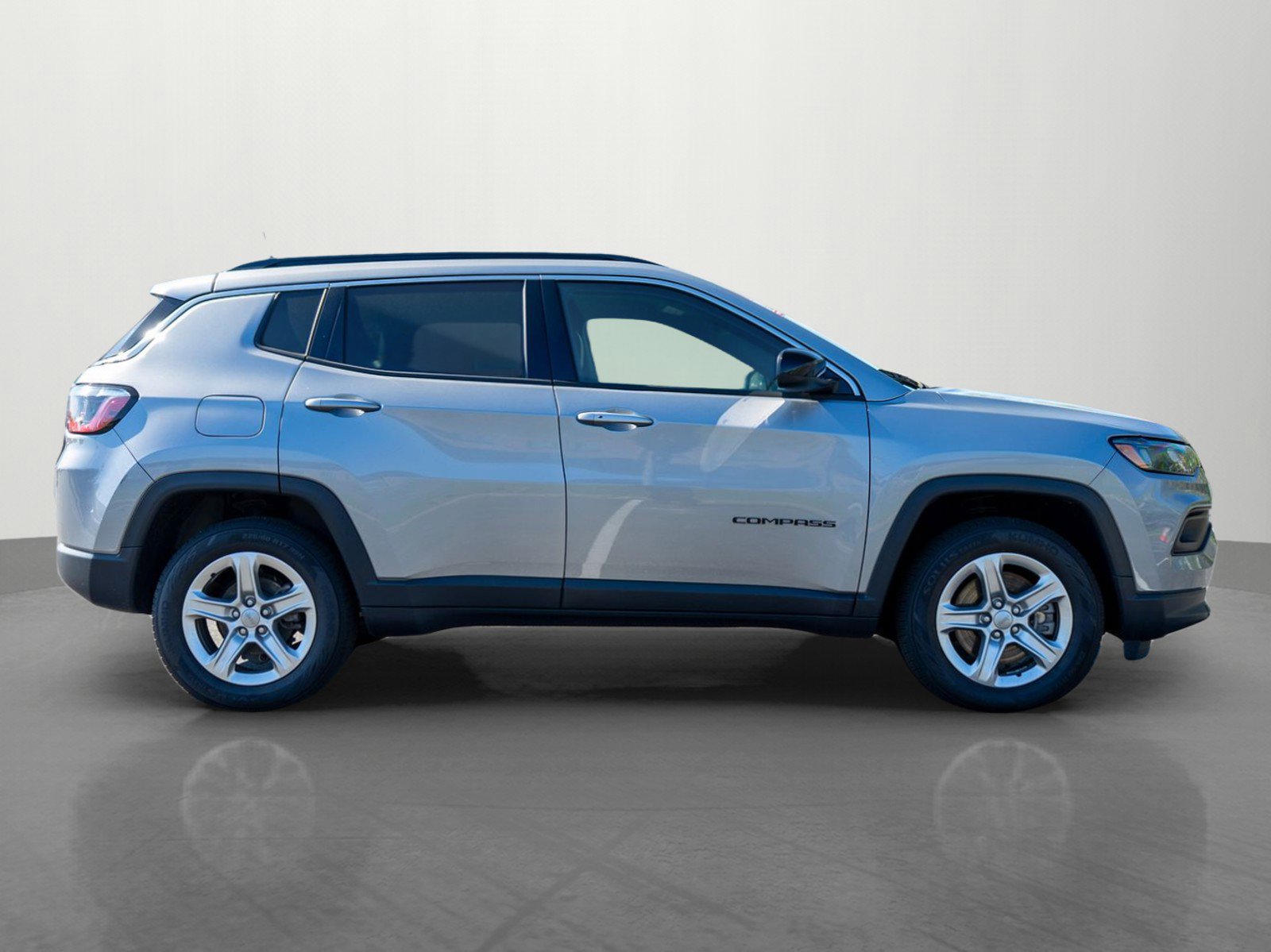 Used 2023 Jeep Compass Latitude w/ Convenience Group AWD/4WD image 8