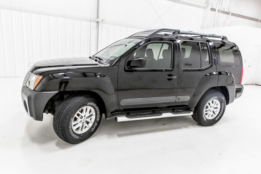 Used 2015 Nissan Xterra S w/ Value Package RWD image 3