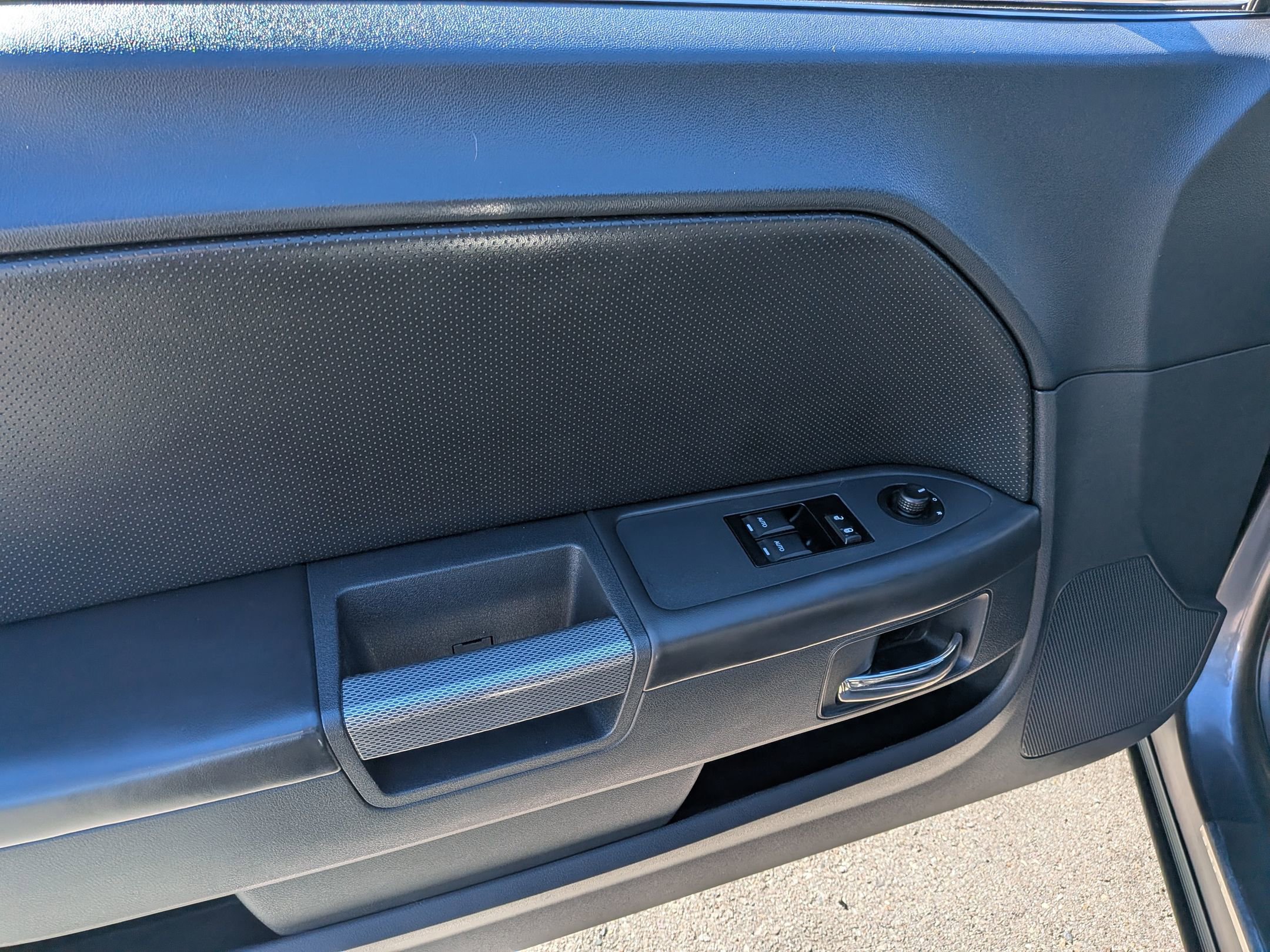 Used 2013 Dodge Challenger R/T image 8