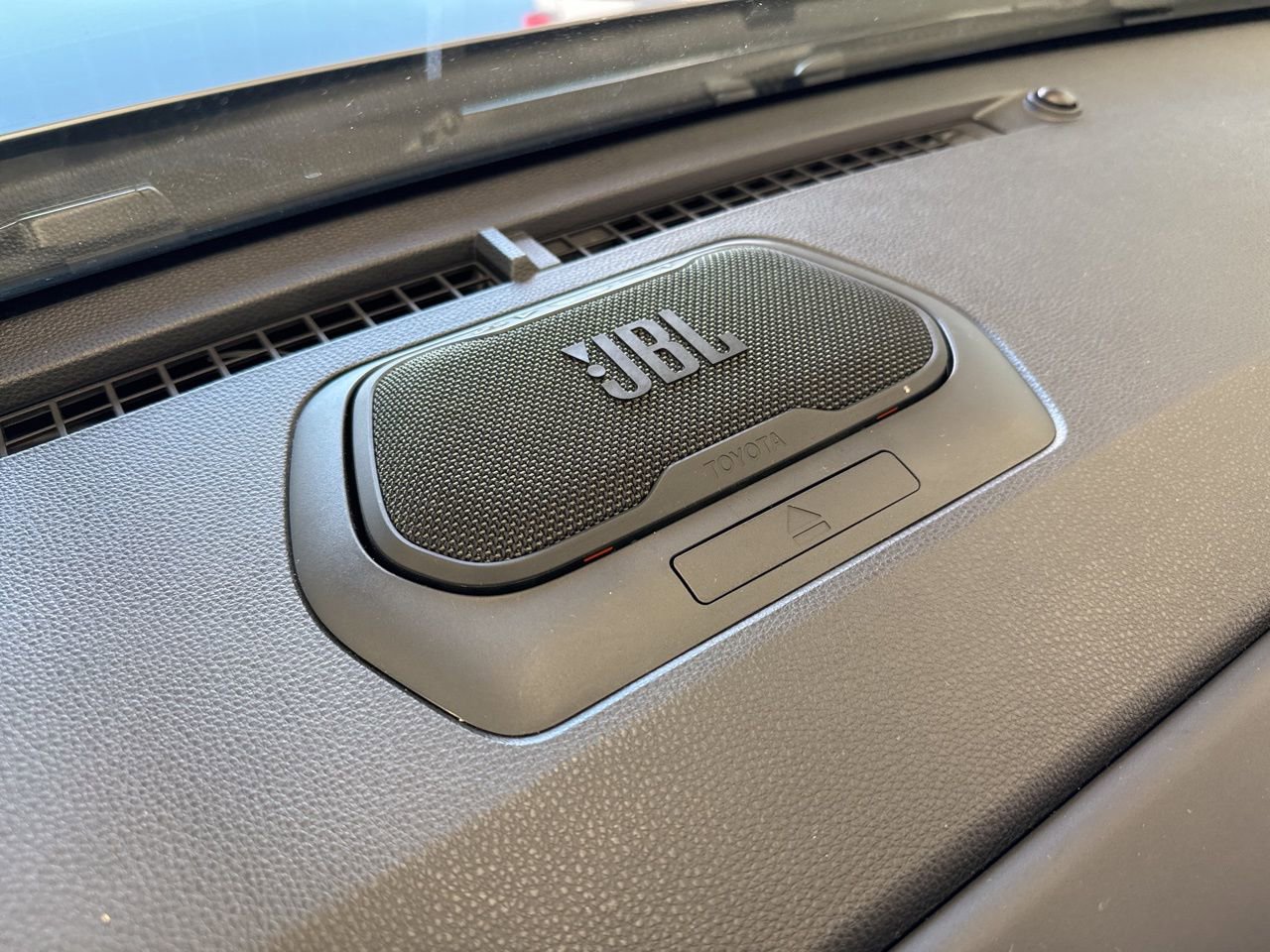 Certified 2024 Toyota Tacoma SR5 w/ SR5 Upgrade Package image 31