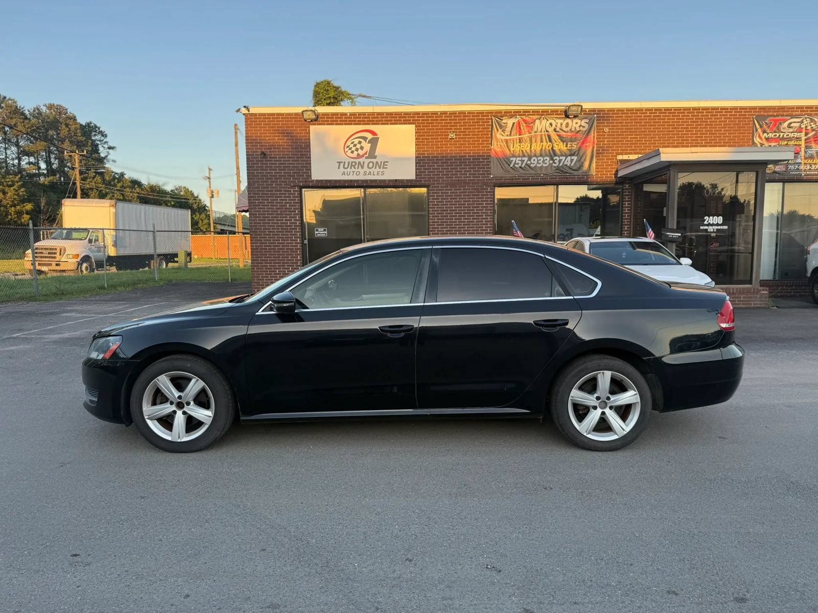 Used 2012 Volkswagen Passat 2.5 SE FWD image 2