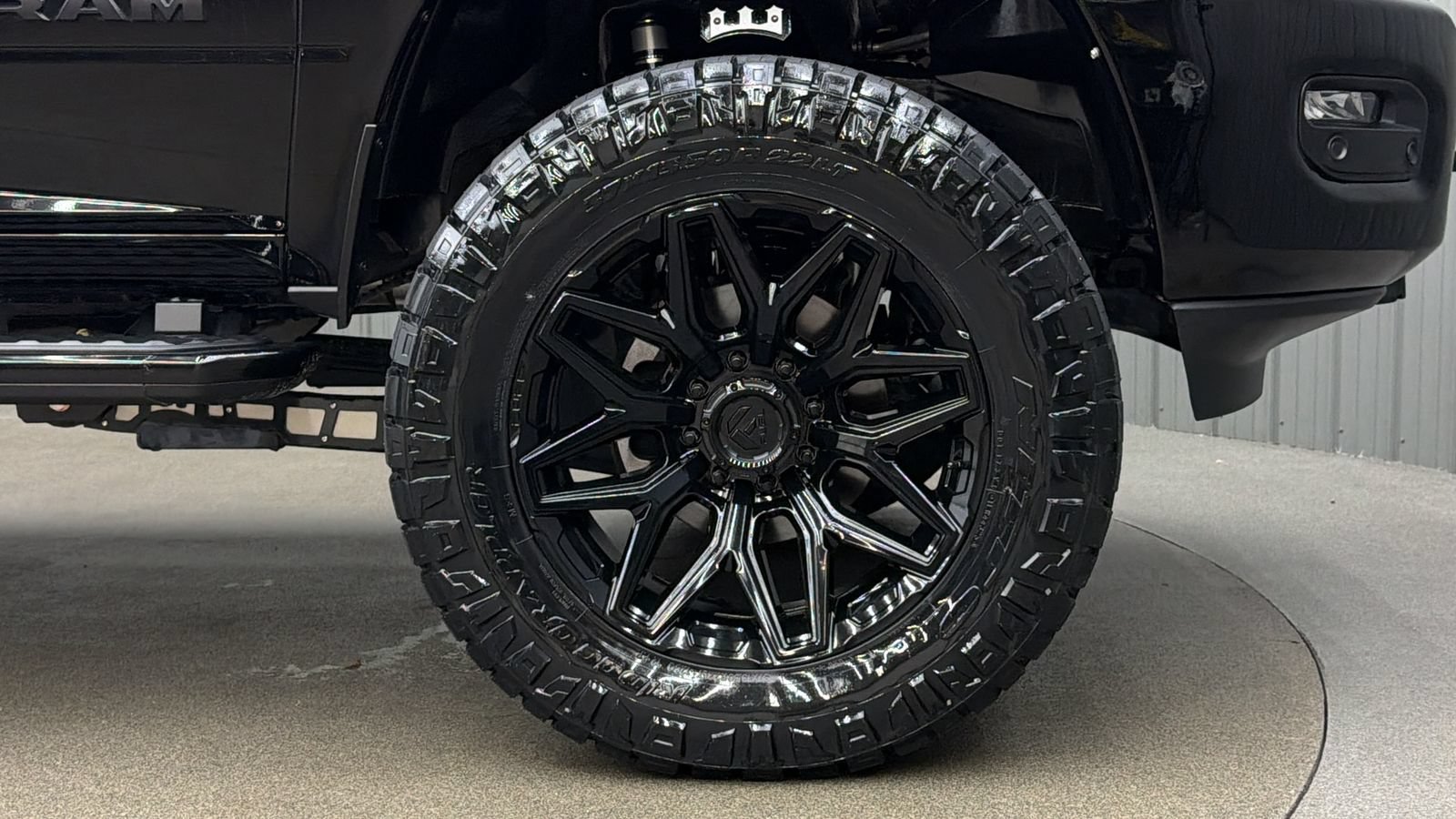 Used 2025 RAM 2500 Laramie w/ Night Edition AWD/4WD image 9