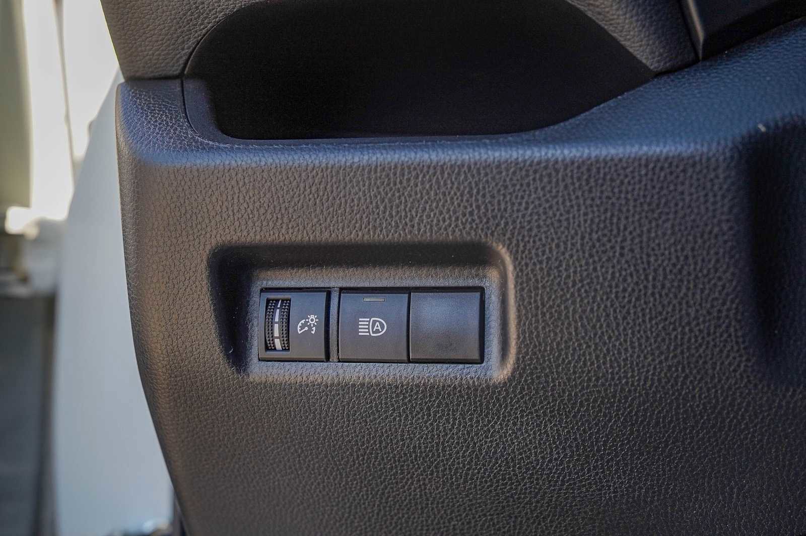 Used 2021 Toyota RAV4 LE image 20