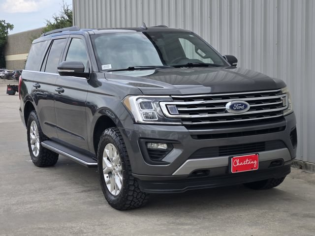 Used 2020 Ford Expedition XLT w/ Equipment Group 202A AWD/4WD image 3