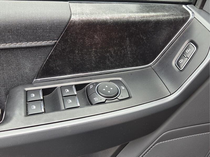 Used 2023 Ford F150 Lightning XLT AWD/4WD image 23