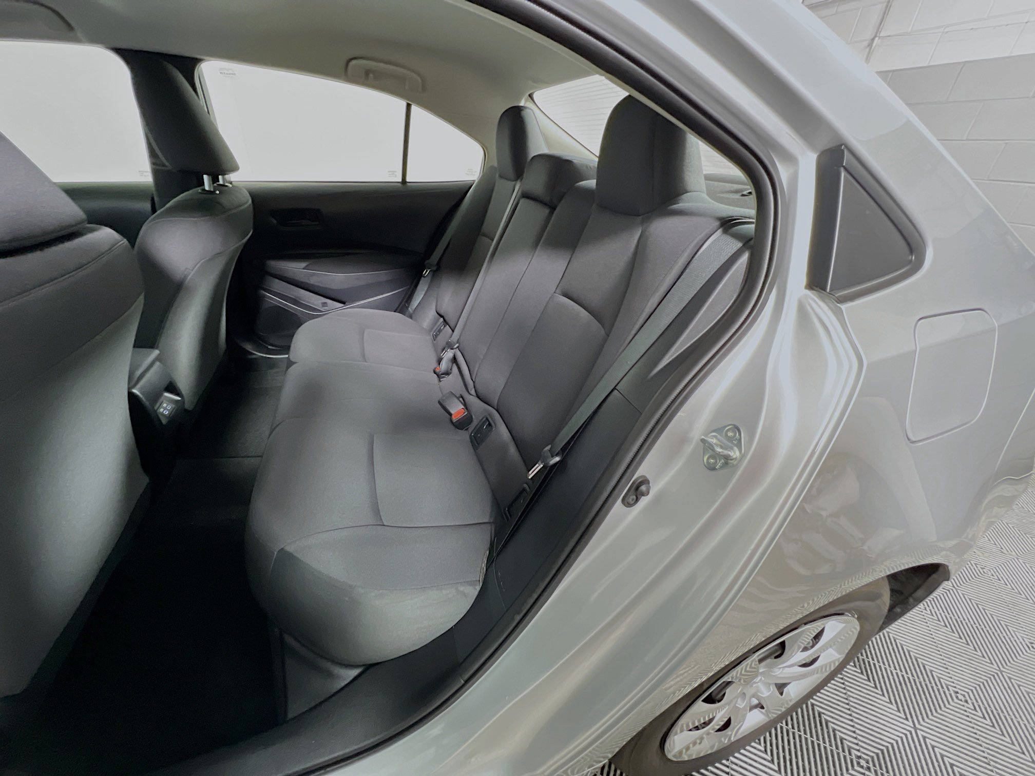 Used 2024 Toyota Corolla LE image 27