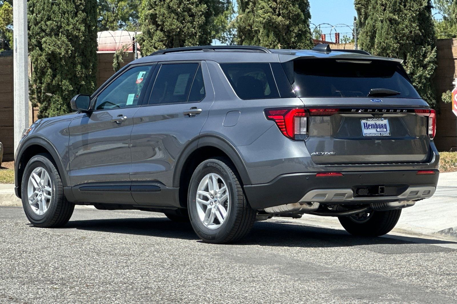 New 2026 Ford Explorer Active RWD image 6