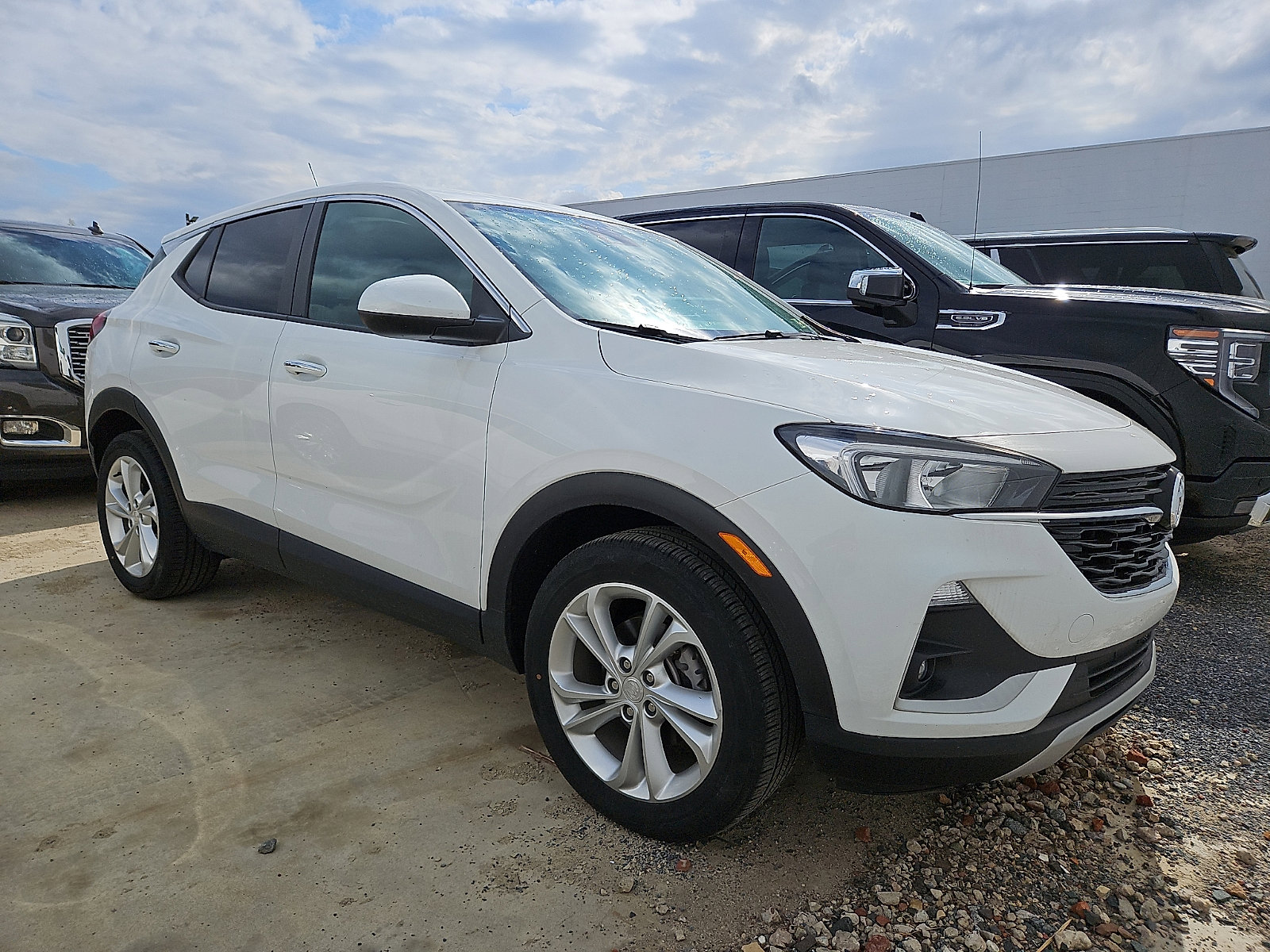 Certified 2023 Buick Encore GX Preferred FWD image 1
