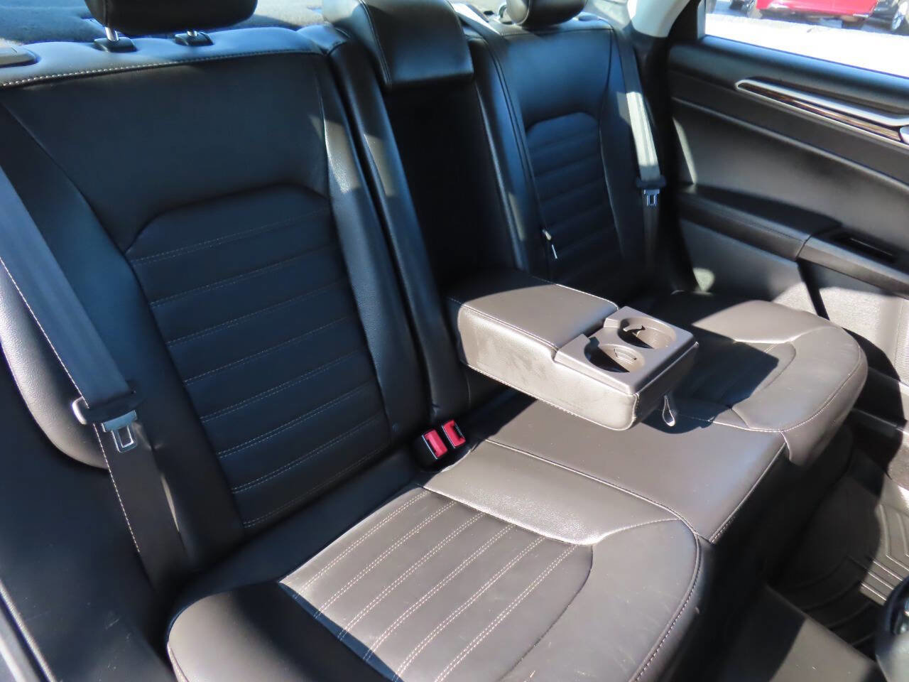 Used 2014 Ford Fusion SE w/ Equipment Group 202A image 38