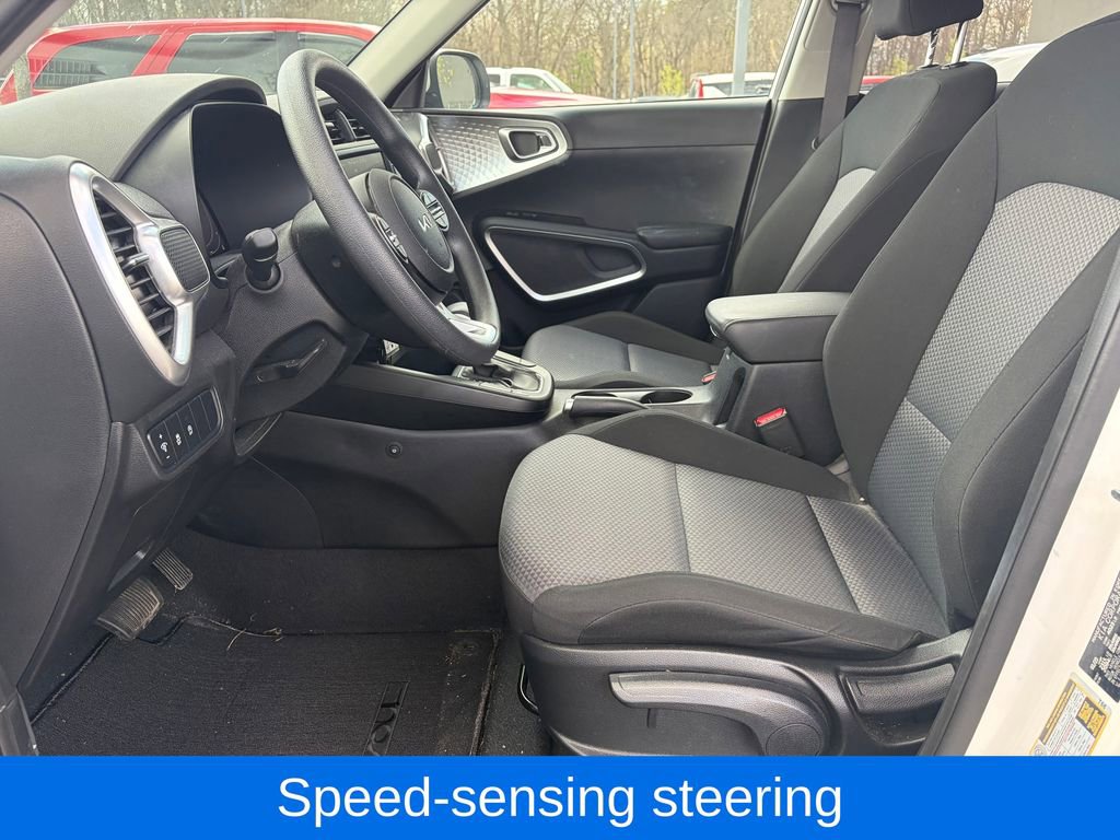 Used 2023 Kia Soul LX w/ LX Technology Package image 14