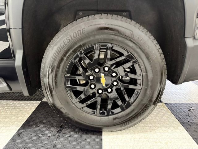 Used 2025 Chevrolet Silverado EV LT image 12