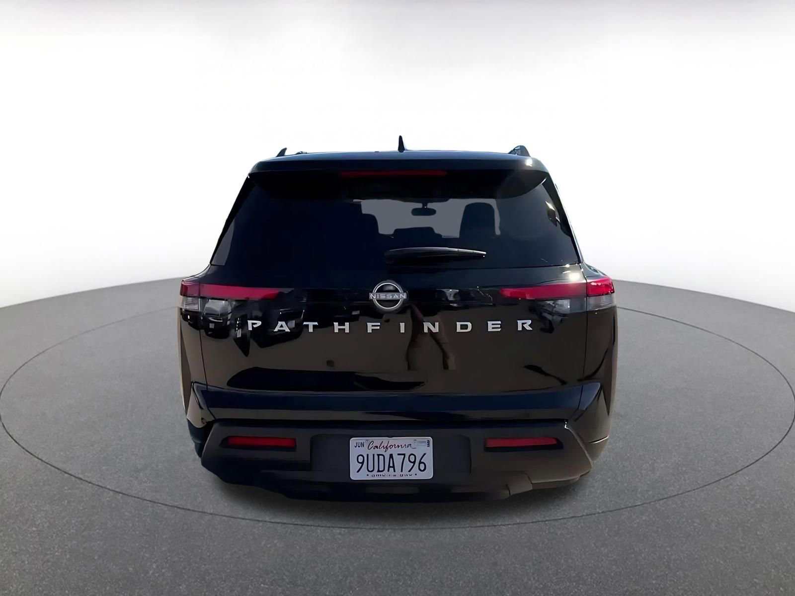Used 2025 Nissan Pathfinder SV FWD image 12