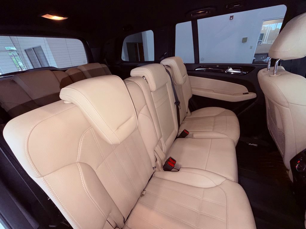 Used 2018 Mercedes-Benz GLS 450 4MATIC image 12