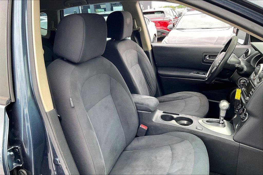 Used 2014 Nissan Rogue S w/ Convenience Package AWD/4WD image 10