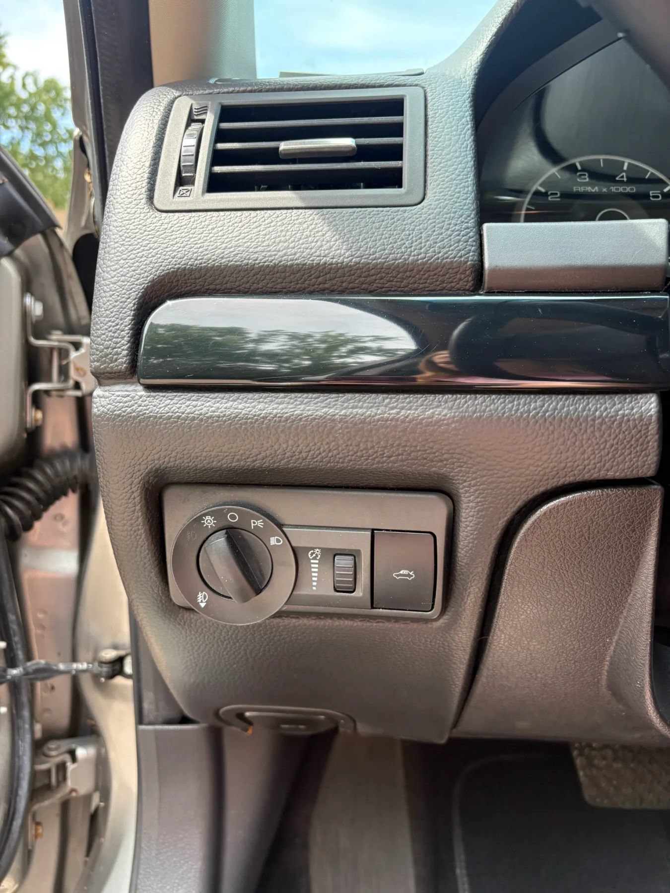 Used 2009 Ford Fusion SEL FWD image 34