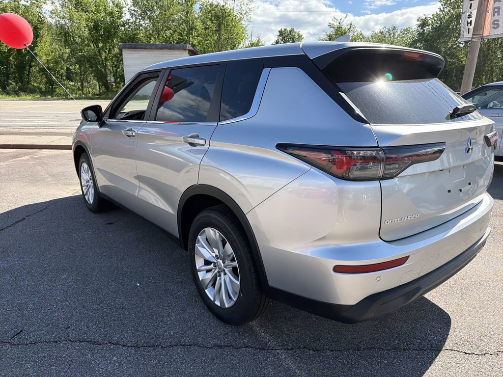New 2026 Mitsubishi Outlander ES AWD/4WD image 6