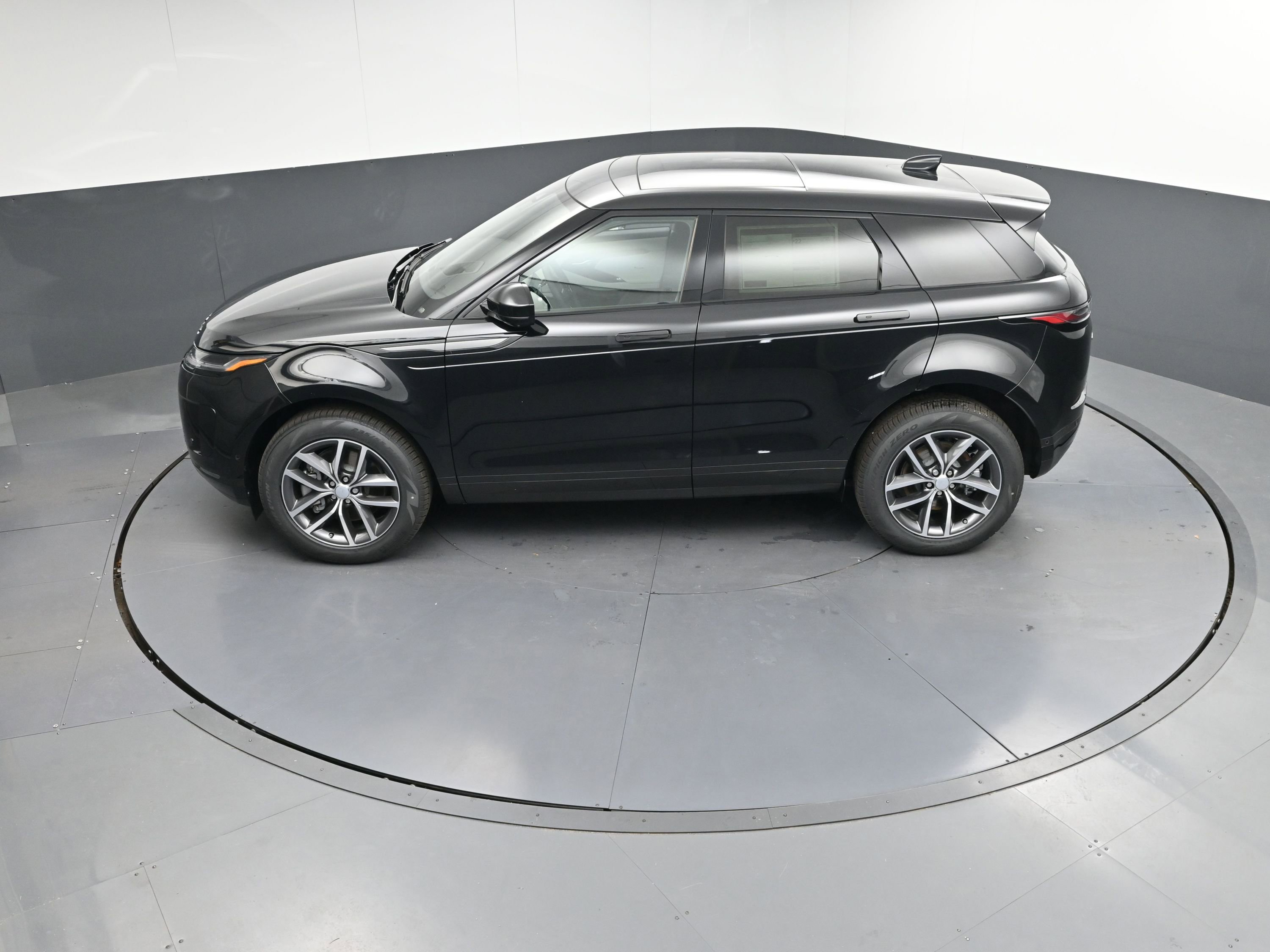 New 2026 Land Rover Range Rover Evoque S image 31