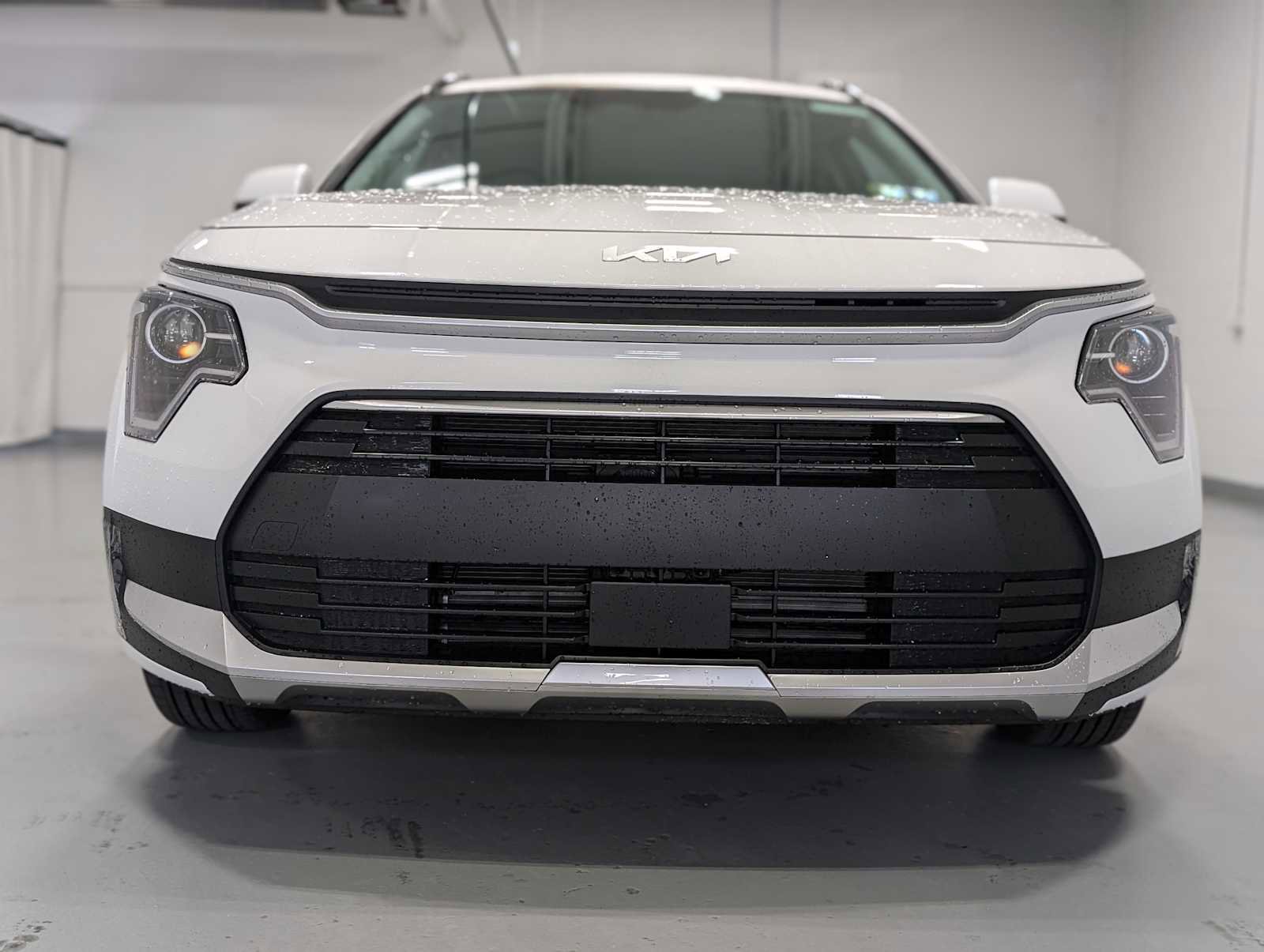 New 2025 Kia Niro EX image 2
