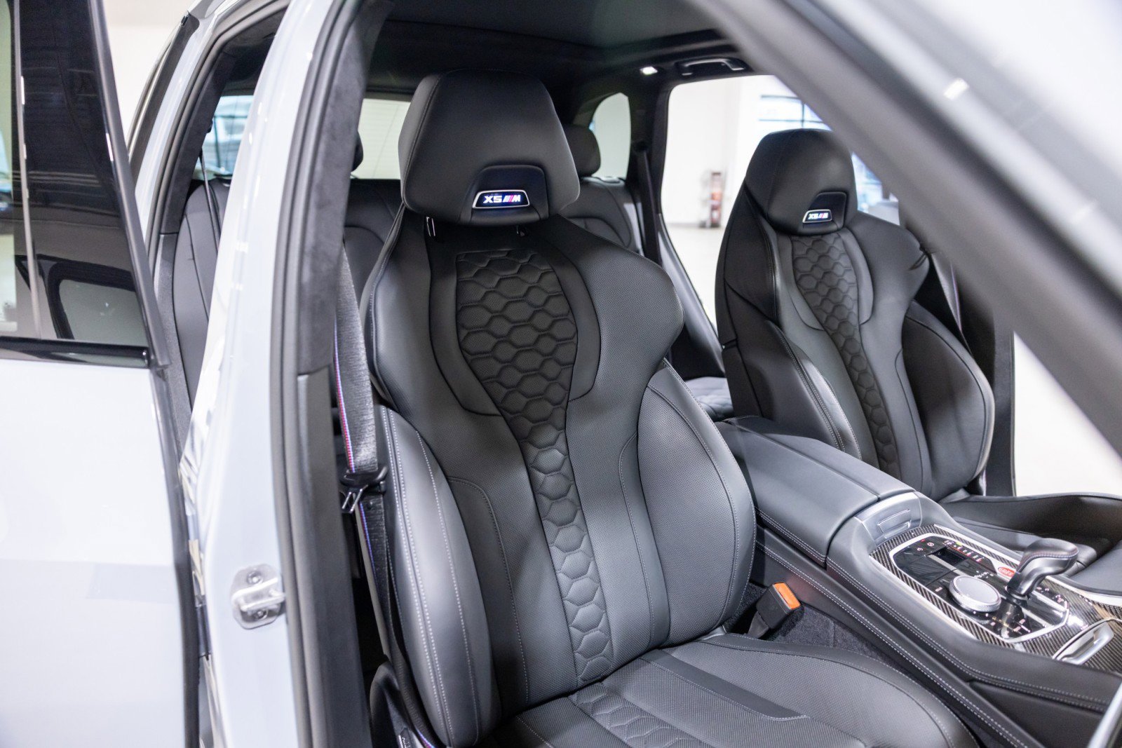 Used 2026 BMW X5 M Competition w/ Executive Package image 29