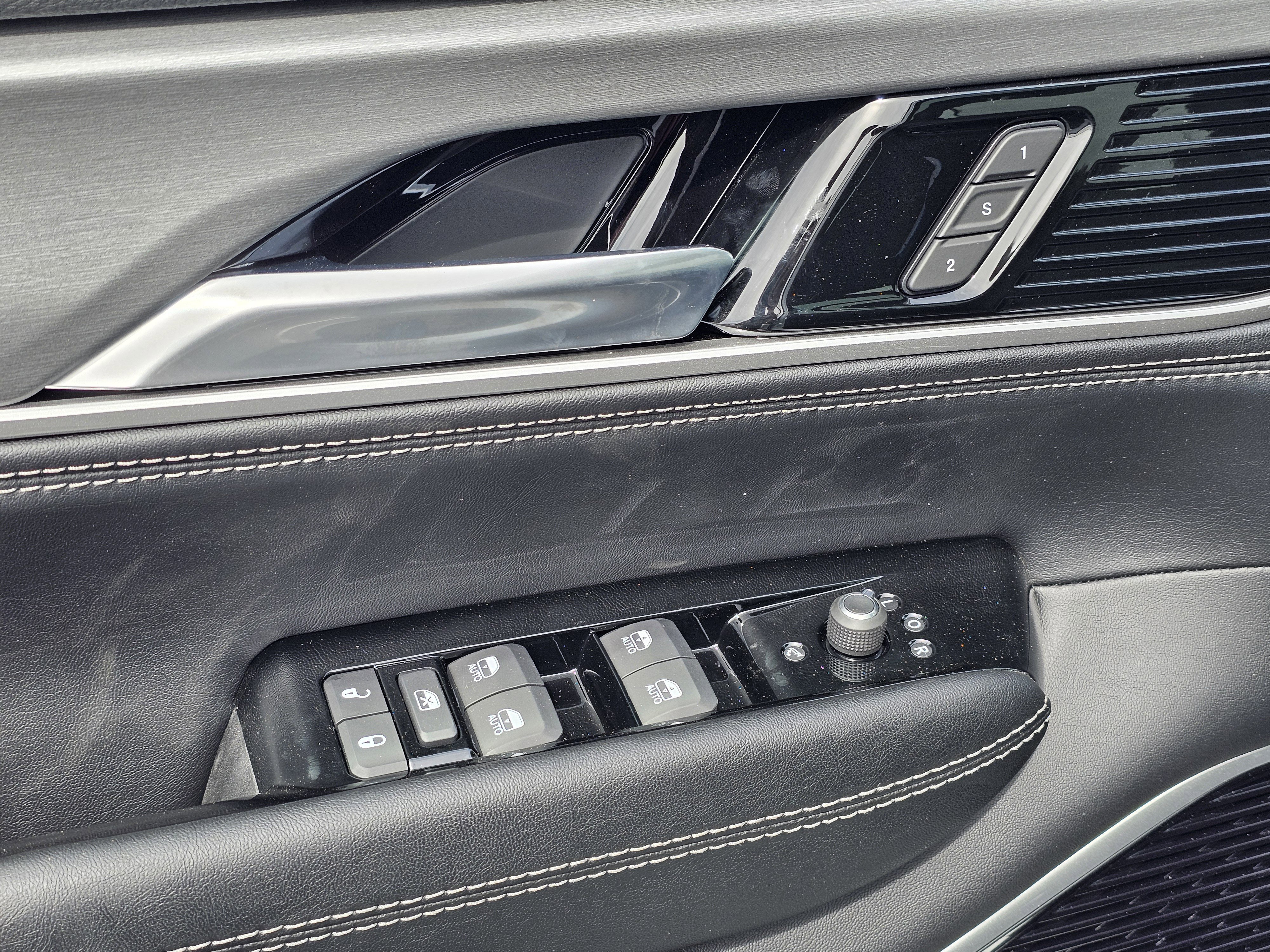 New 2026 Jeep Grand Wagoneer Limited image 16