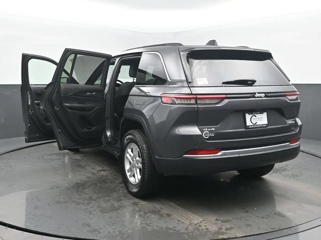 Used 2024 Jeep Grand Cherokee Laredo AWD/4WD image 56