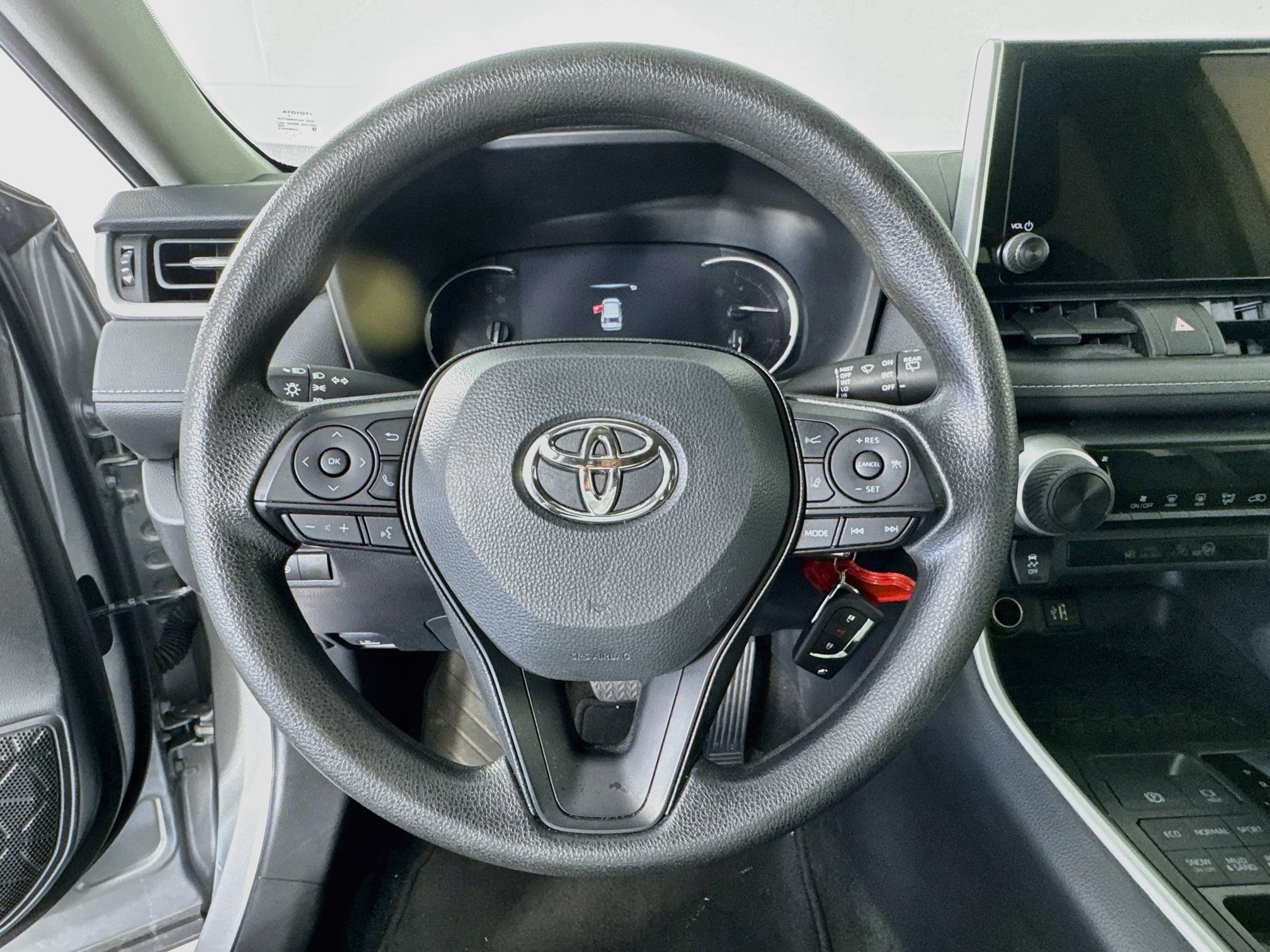 Certified 2025 Toyota RAV4 LE AWD/4WD image 11