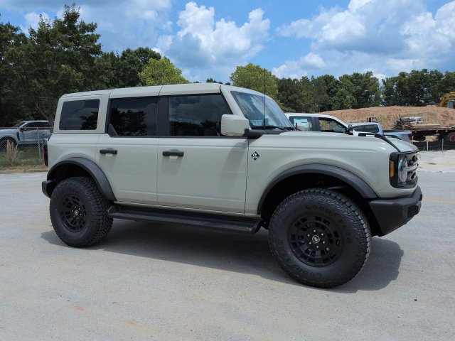 New 2026 Ford Bronco Outer Banks w/ Sasquatch Package AWD/4WD image 2