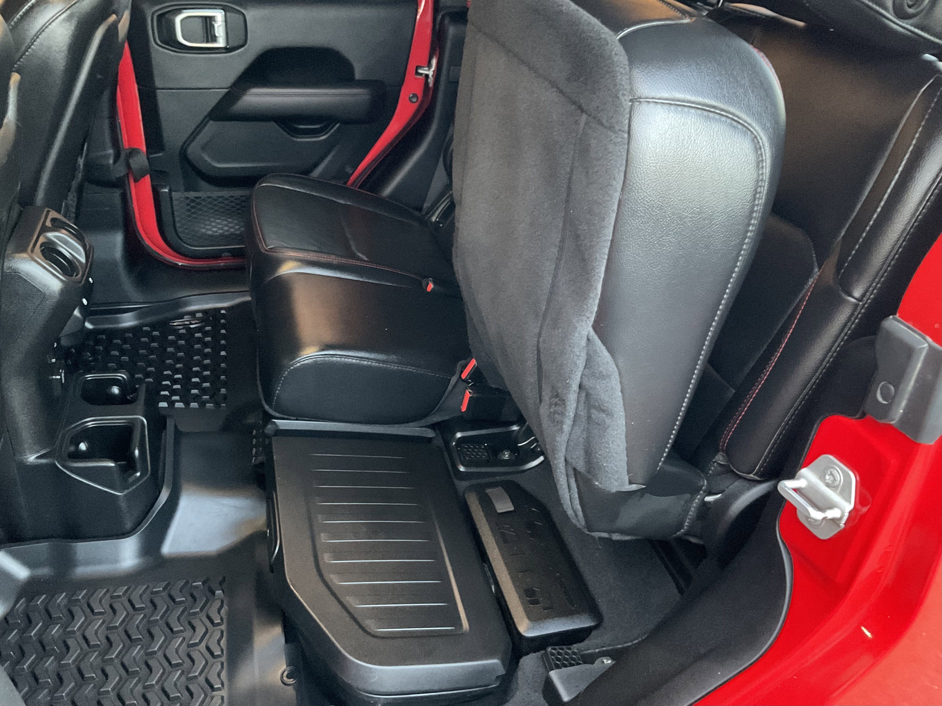 Used 2020 Jeep Gladiator Rubicon w/ Advanced Safety Group image 43