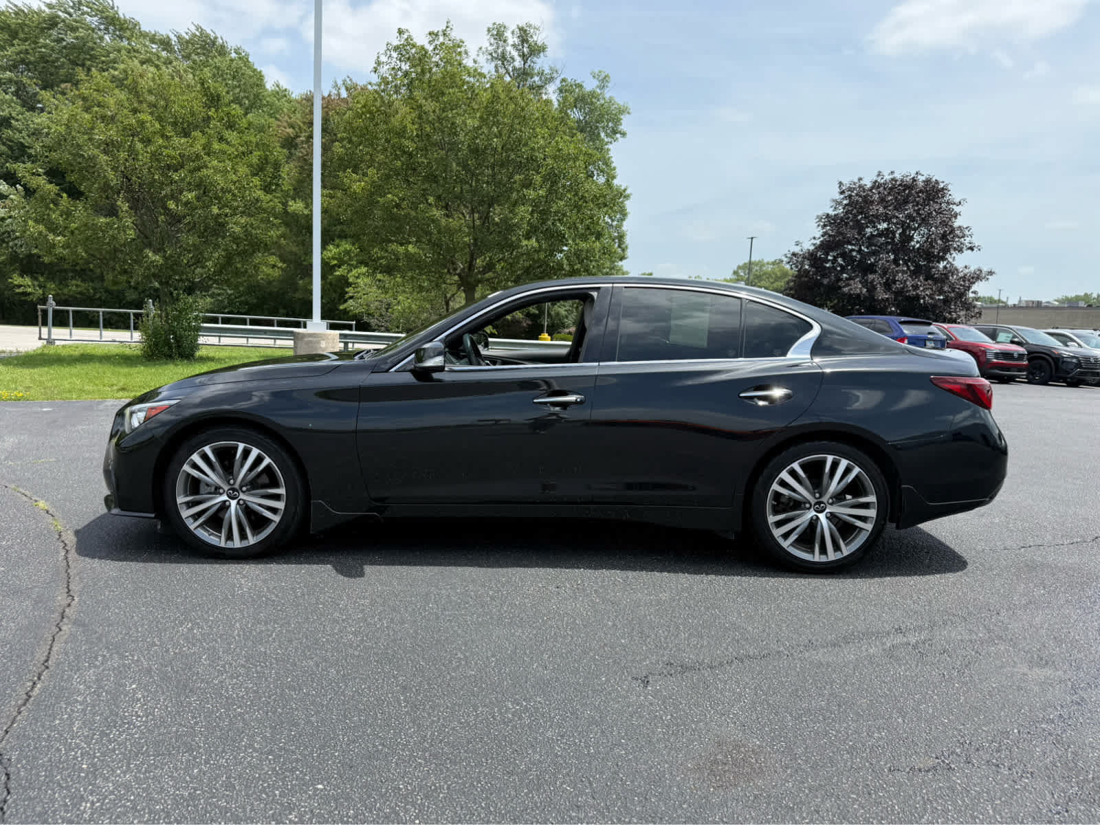 Used 2021 INFINITI Q50 Sensory w/ Cargo Package AWD/4WD image 4