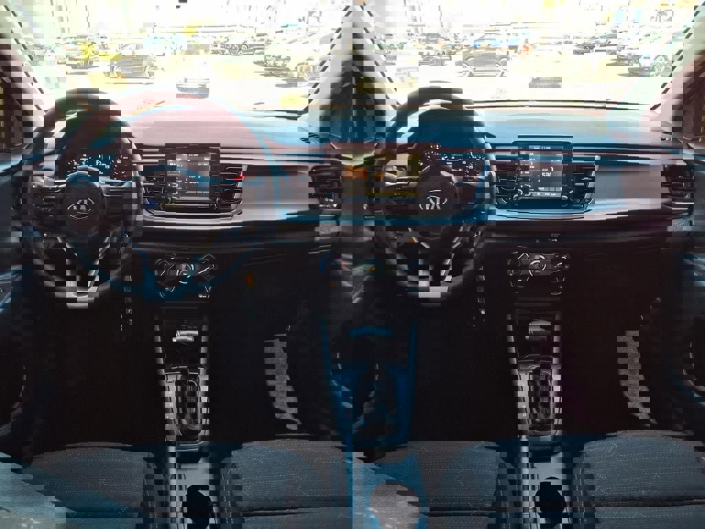 Used 2020 Kia Rio LX image 2