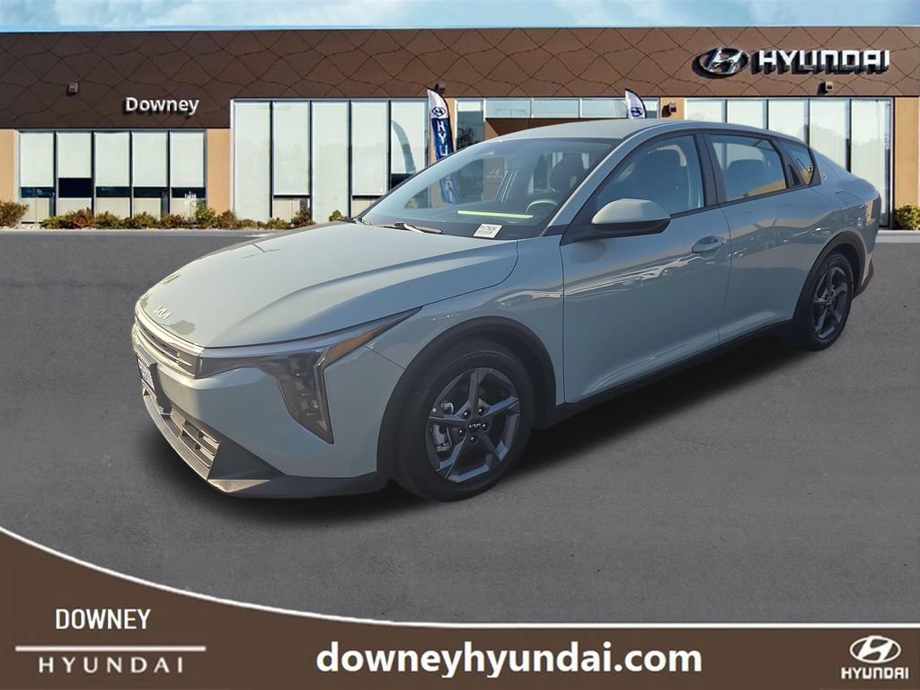 Used 2025 Kia K4 FWD image 1