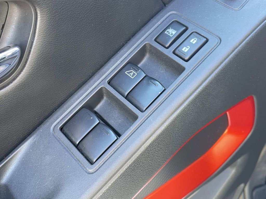 Used 2025 Nissan Frontier PRO-4X w/ Pro Premium Package image 16