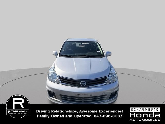Used 2011 Nissan Versa Hatchback w/ Premium Pkg FWD image 2