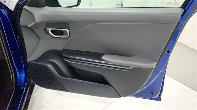 Used 2025 Kia K4 LXS image 25