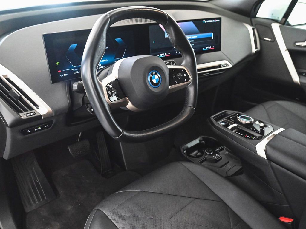 Used 2024 BMW iX xDrive50 w/ Premium Package AWD/4WD image 15