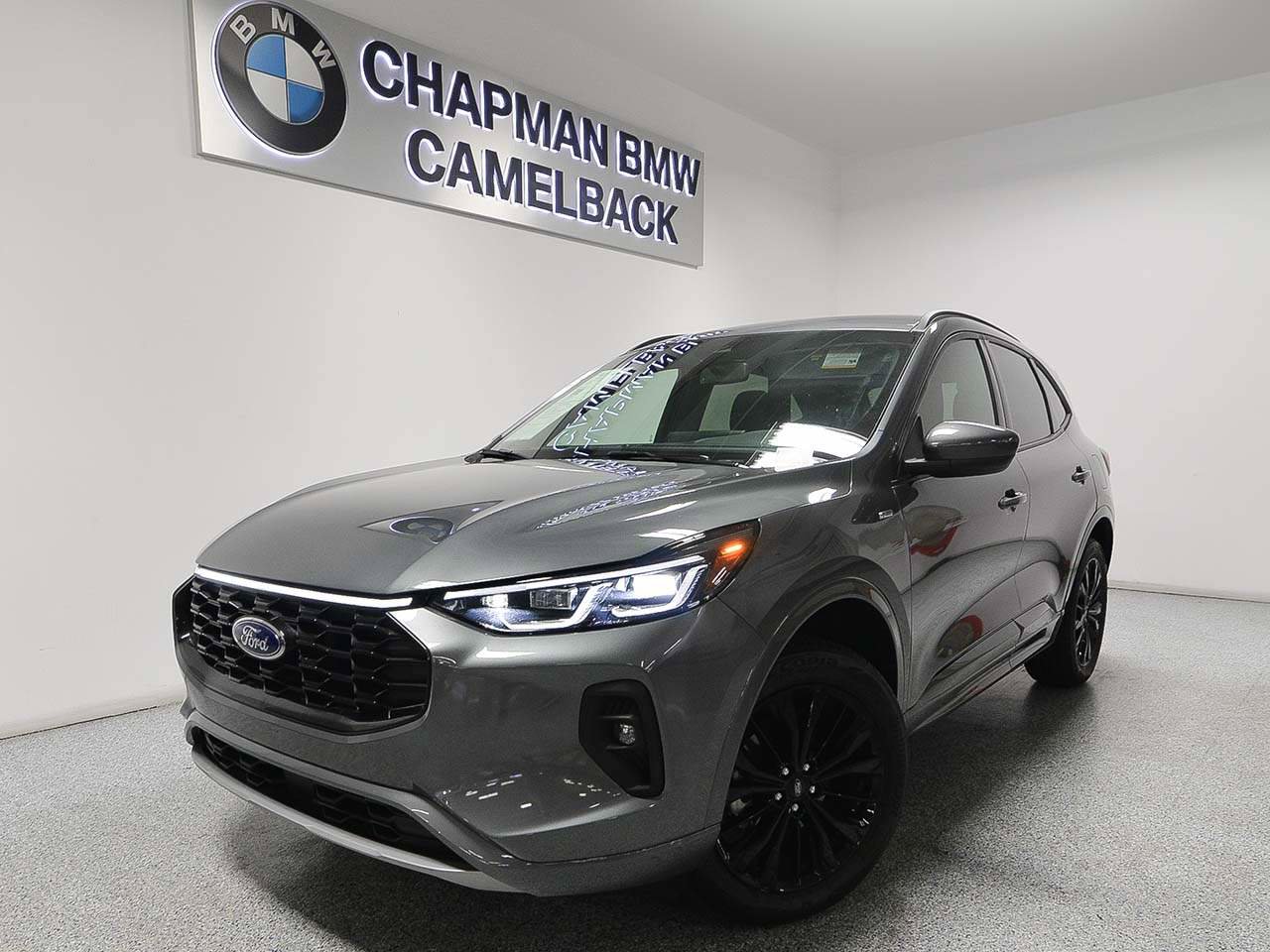 Used 2025 Ford Escape ST-Line Elite AWD/4WD image 1