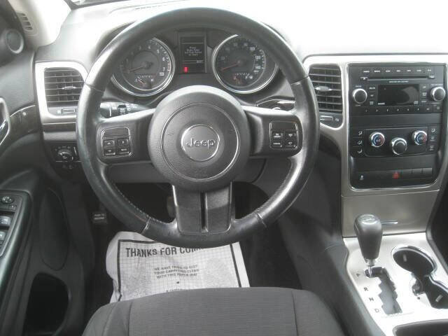 Used 2012 Jeep Grand Cherokee Laredo w/ Laredo E Group image 15