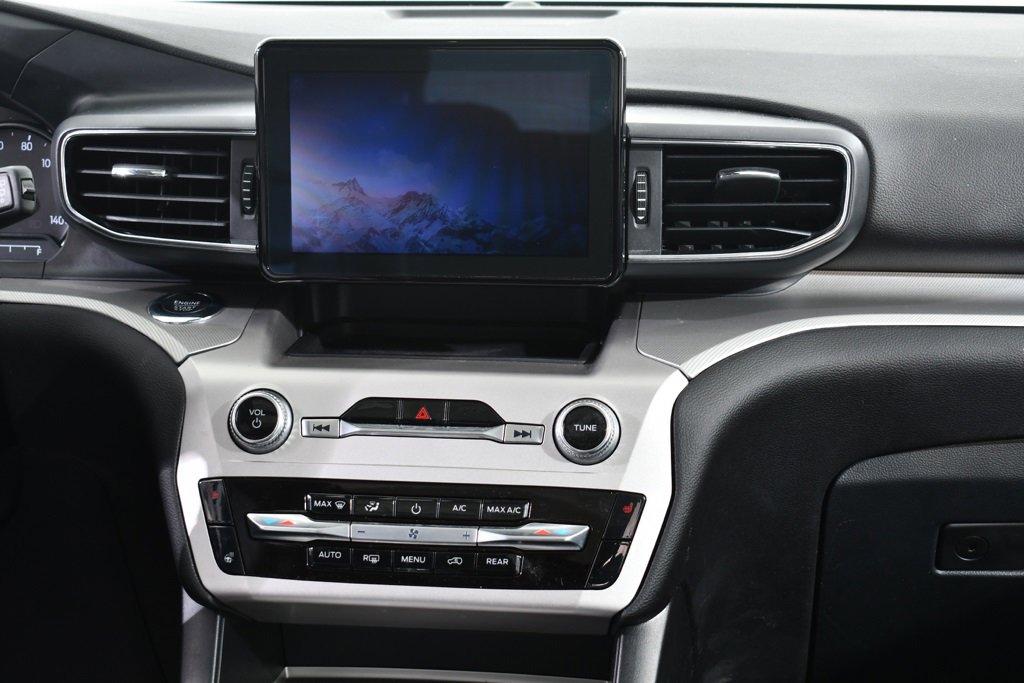 Used 2022 Ford Explorer XLT w/ Equipment Group 202A image 9