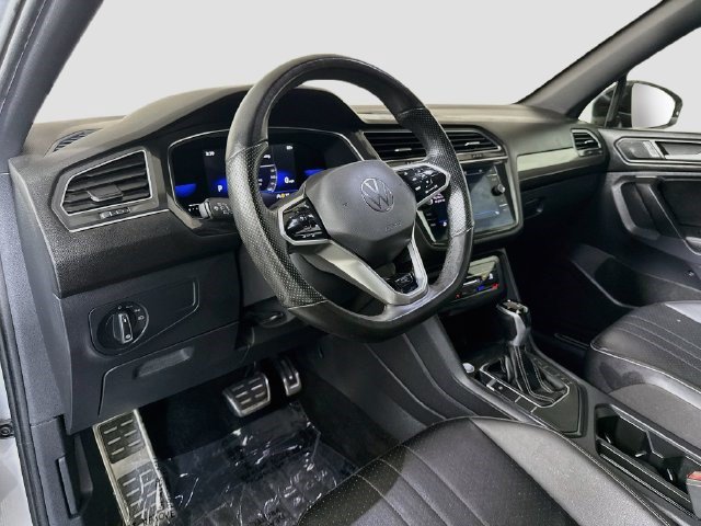 Used 2022 Volkswagen Tiguan SE R-Line FWD image 22