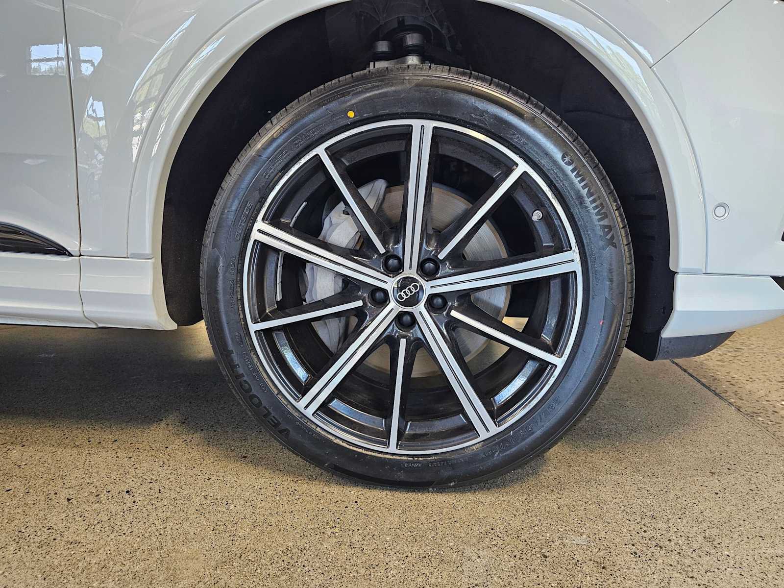Used 2023 Audi Q7 3.0T Premium Plus w/ Premium Plus Package AWD/4WD image 9