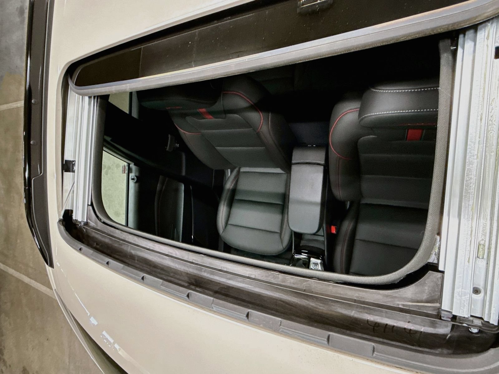 New 2026 Chevrolet Trax RS w/ Sunroof Package FWD image 25