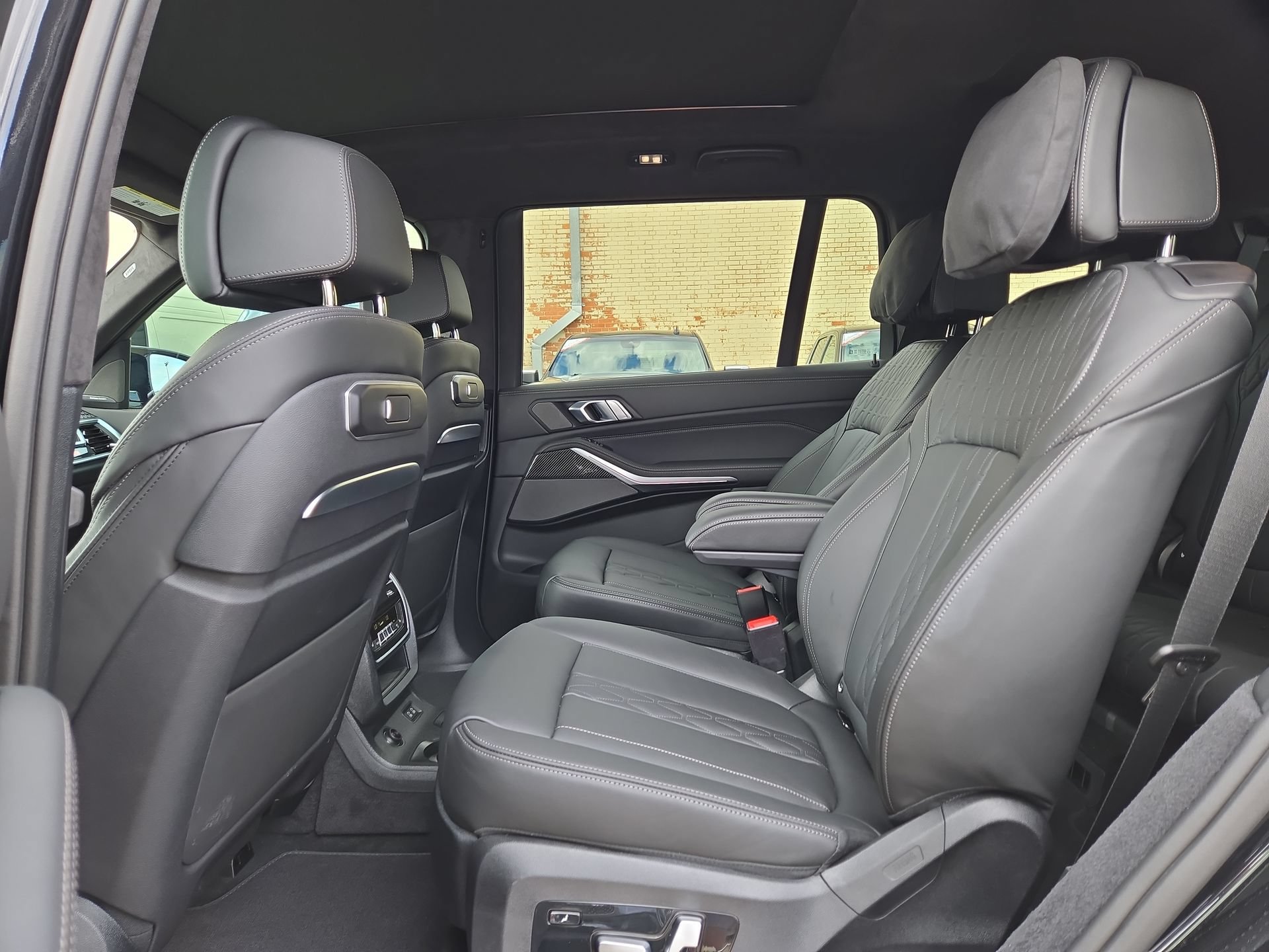 Used 2027 BMW X7 M60i w/ Executive Package AWD/4WD image 13