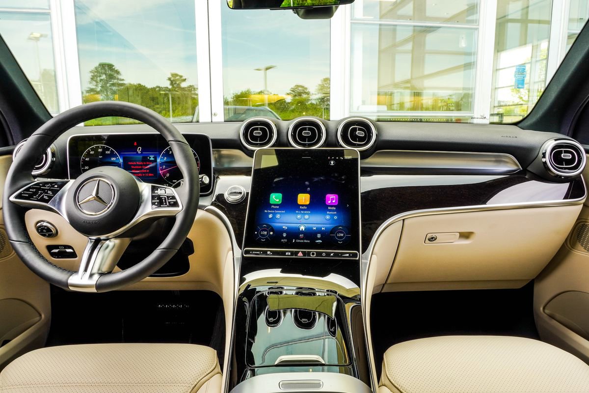 Used 2026 Mercedes-Benz GLC 300 4MATIC image 5