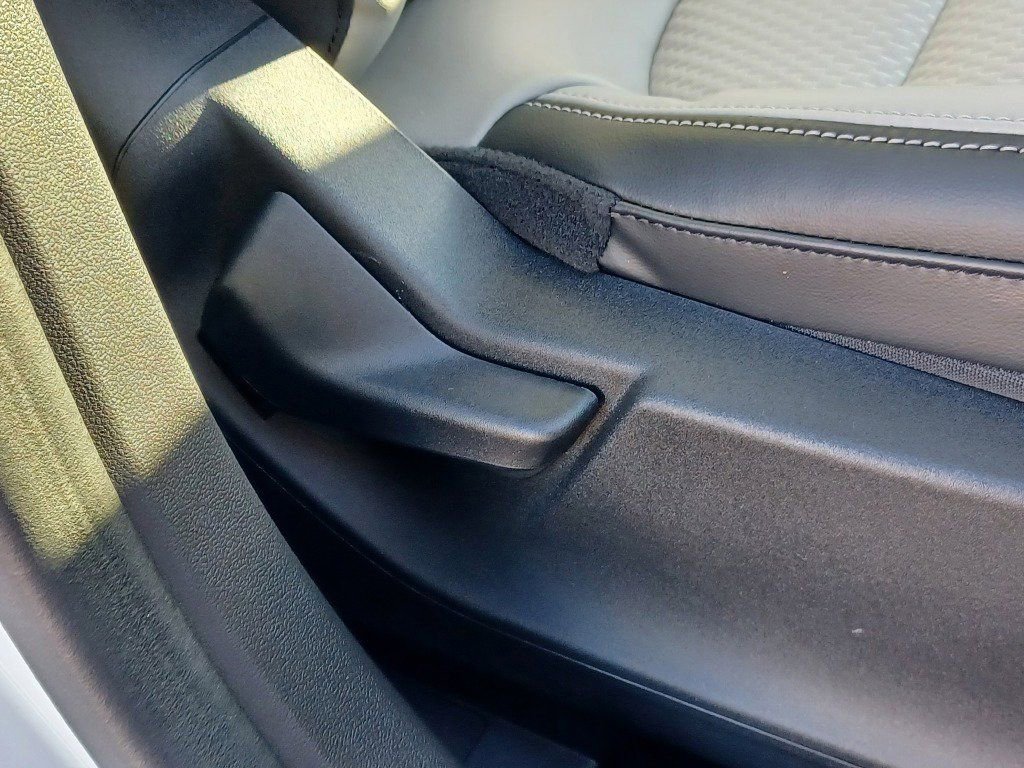 Used 2023 Ford Escape SE image 9