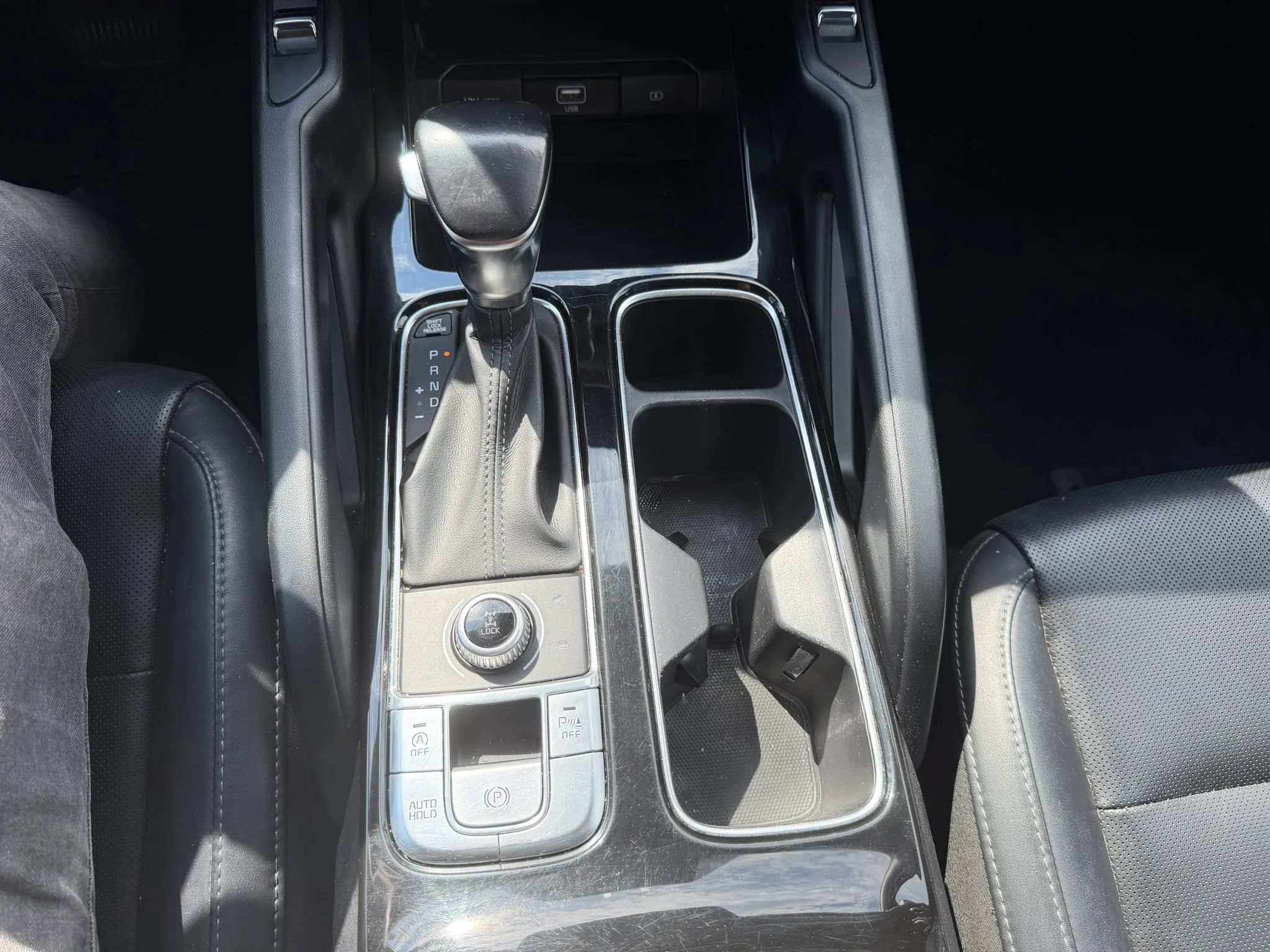 Used 2020 Kia Telluride S w/ S 8 Passenger Seating Package AWD/4WD image 23