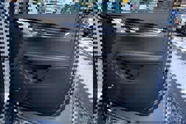 Used 2025 Cadillac XT6 Premium Luxury image 24